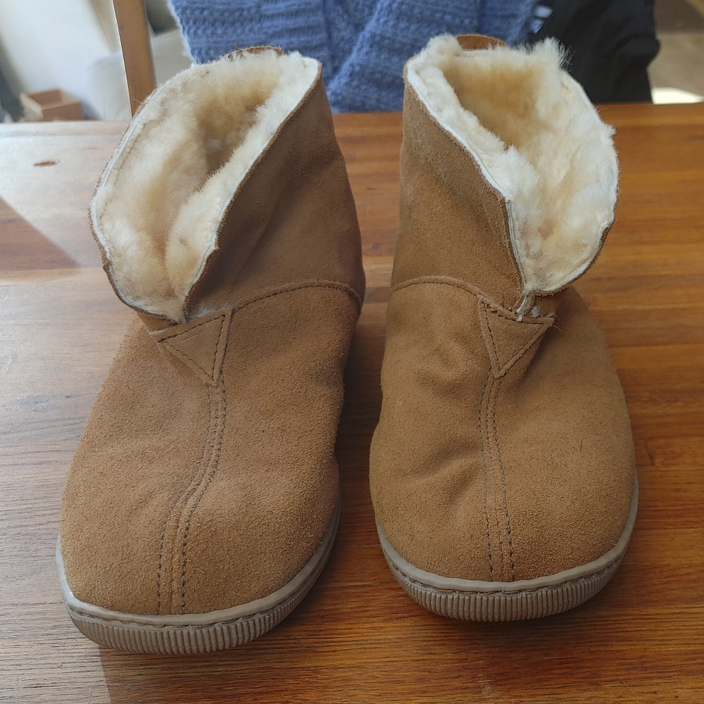 Minnetonka Sheepskin Ankle Boots